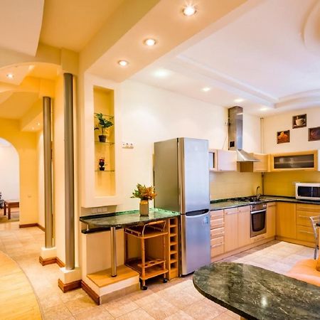 Alfa Apartments Ivana Franka Лвив Екстериор снимка