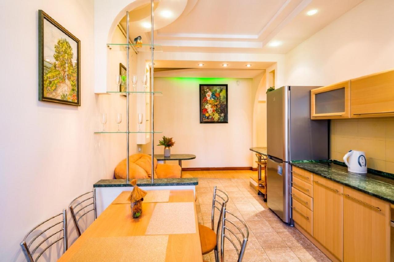Alfa Apartments Ivana Franka Лвив Екстериор снимка